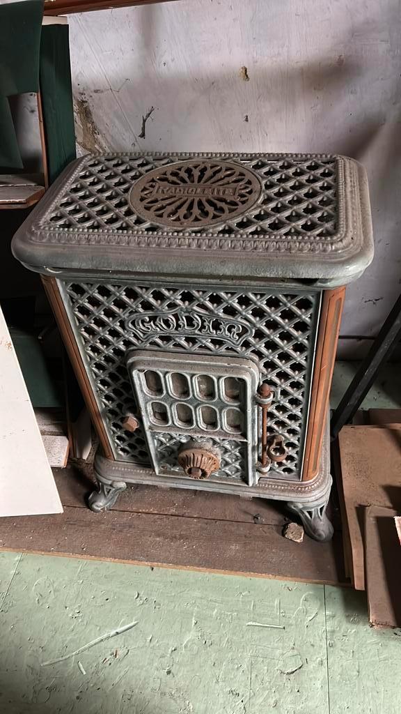 Poêle en fonte Godin Radiolette, Maison & Meubles, Poêles, Utilisé, Autoportant, Multi-brûleur, Autres carburants, Enlèvement