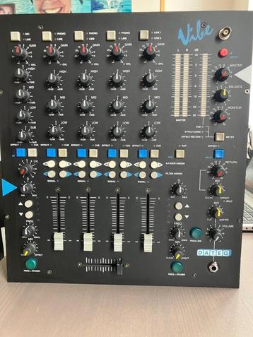 Console de mixage Dateq Vibe, Enlèvement ou Envoi, Comme neuf, 5 à 10 canaux, Entrée micro
