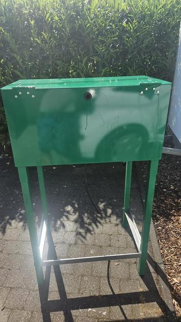 Reinigingsbak beschikbaar voor biedingen