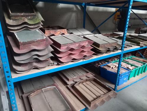 Oude dakvensters , dak ramen  voor boomse pannen en stormpan, Doe-het-zelf en Bouw, Raamkozijnen en Schuifdeuren, Zo goed als nieuw