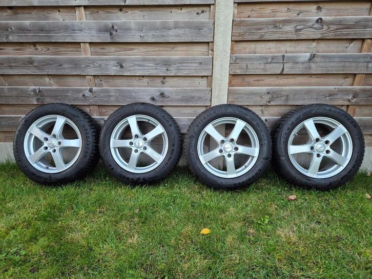 Goodyear Winterbanden op velg Opel Astra Sports Tourer, Auto-onderdelen, Banden en Velgen, Banden en Velgen, Winterbanden, 16 inch
