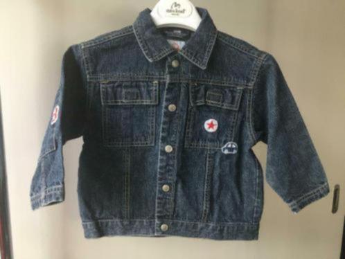 Een stoer jeansjasje in maatje 86, Kinderen en Baby's, Babykleding | Maat 86, Gebruikt, Jongetje, Jasje, Ophalen of Verzenden