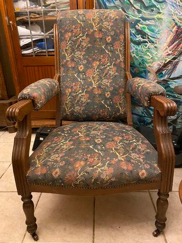 Fauteuil Voltaire jaar 1900 beschikbaar voor biedingen