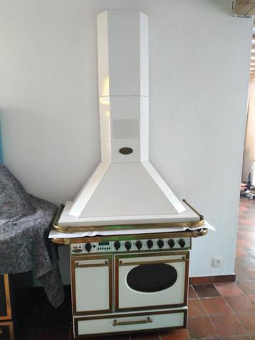 Godin grande chatelaine met dampkap beschikbaar voor biedingen