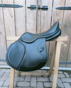 Ikonic light spring zadel 17,5 inch, Dieren en Toebehoren, Paarden en Pony's | Zadels, Ophalen, Zo goed als nieuw, Springen