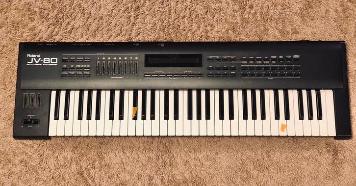 Roland JV-80 met keyboard probleem, Muziek en Instrumenten, Synthesizers, Gebruikt, 61 toetsen, Roland, Met midi-aansluiting, Ophalen
