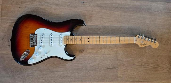 Fender American Standard Stratocaster 2011, Musique & Instruments, Instruments à corde | Guitares | Électriques, Comme neuf, Fender