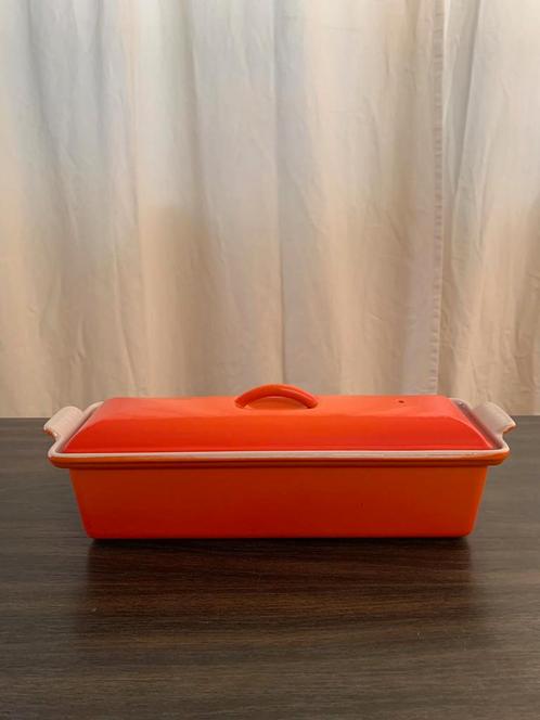 LE CREUSET Vintage terrine (gemaakt in Frankrijk), Huis en Inrichting, Keuken | Potten en Pannen, Zo goed als nieuw, Gietijzer
