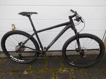 NIEUWE ROZE MOUNTAINBIKE