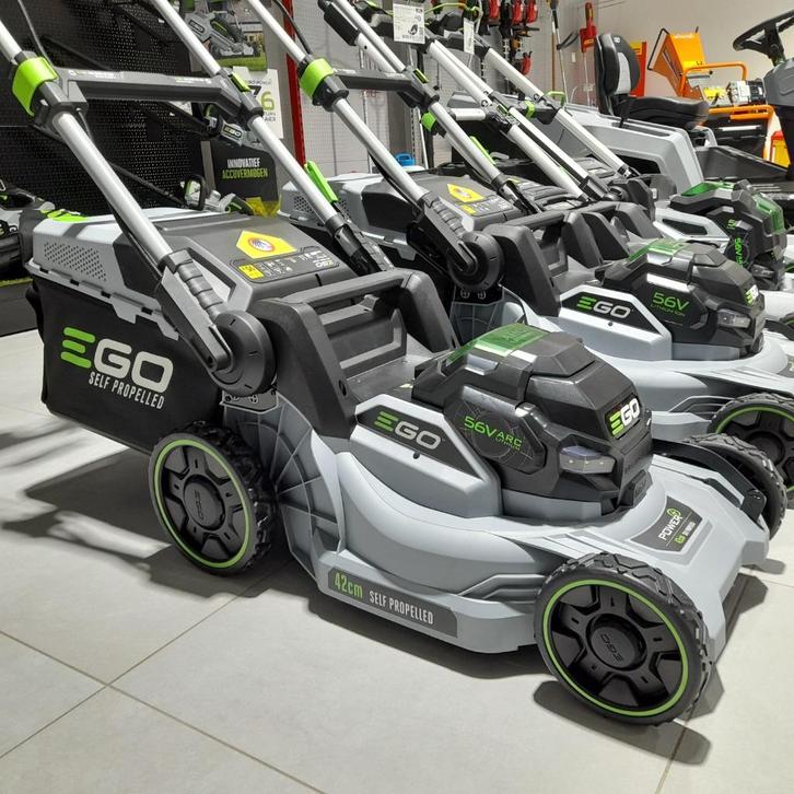 EGO Accumaaier 42cm LM1702E-SP Zelftrekker, Tuin en Terras, Grasmaaiers, Nieuw, Accu-grasmaaier, 40 t/m 49 cm, Cirkelmaaier, Elektrische starter