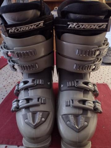 Skischoenen beschikbaar voor biedingen