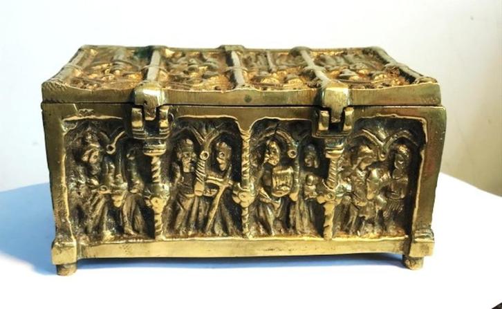 Coffret bronz Religion Gothique Français antique😎💑🎁🤗, Antiquités & Art, Antiquités | Bronze & Cuivre, Bronze, Enlèvement ou Envoi