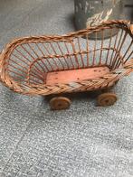 Ancien landau en osier pour poupée, Antiquités & Art, Antiquités | Jouets, Enlèvement