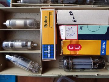 Versterkers lampen beschikbaar voor biedingen