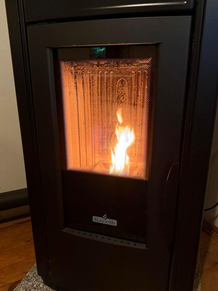 Pelletkachel Ravelli RC120 Holly 13,9 KW (3ruimtes), Huis en Inrichting, Kachels, Zo goed als nieuw, Pelletkachel, Ophalen