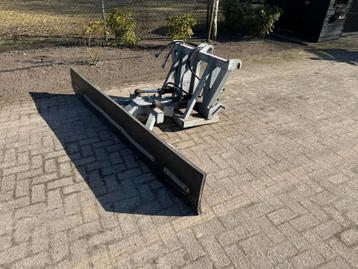 Giant puinbak hydraulische modderschuif (bj 2017) beschikbaar voor biedingen