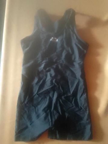 Maillot de bain fille 10/12 ans  beschikbaar voor biedingen
