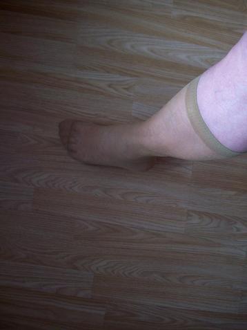 zomer knie panty's naturel kleur beschikbaar voor biedingen