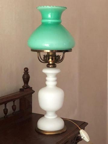 Lamp tafellamp beschikbaar voor biedingen
