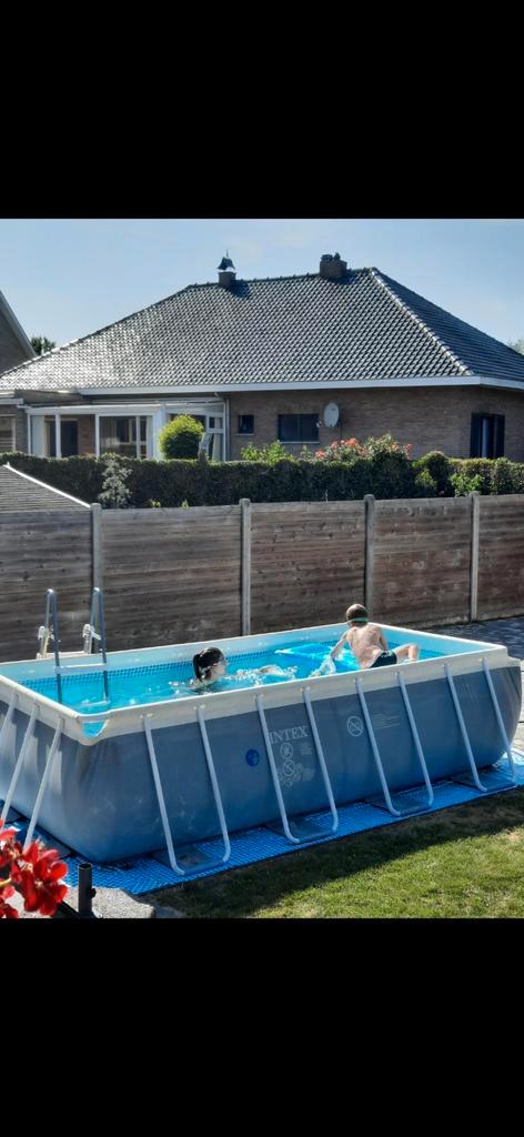 Intex zwembad met toebehoren, Tuin en Terras, Zwembad-toebehoren, Zo goed als nieuw, Ladder, Ophalen of Verzenden
