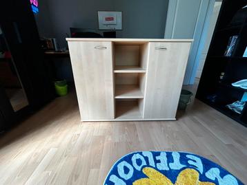 Opbergkast lichte houtkleur beschikbaar voor biedingen