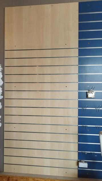 3 gegroefde panelen winkelindeling beschikbaar voor biedingen