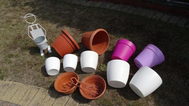 BLOEMPOTTEN, Tuin en Terras, Bloempotten, Zo goed als nieuw, Kunststof, Binnen, Balkon, Tuin, Ophalen of Verzenden