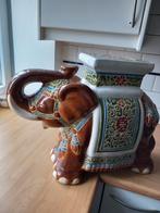 Collection d'antiquités avec éléphants | Frits Philips, Enlèvement