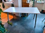 Bureau Ikea met metalen poten, Huis en Inrichting, In hoogte verstelbaar, Gebruikt, Ophalen, Bureau