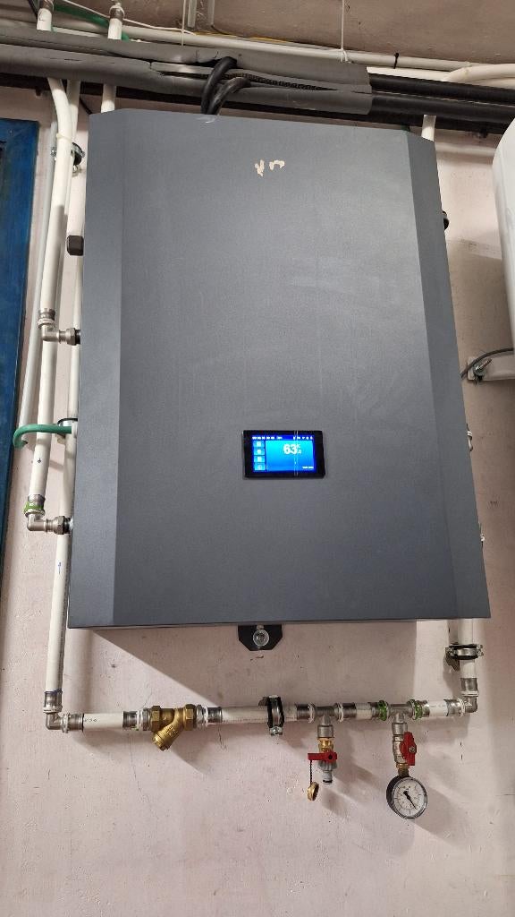 Pompe a chaleur  monobloc air eau  a vendre de 9.5kw, Bricolage & Construction, Chauffage & Radiateurs, Comme neuf, Autres types