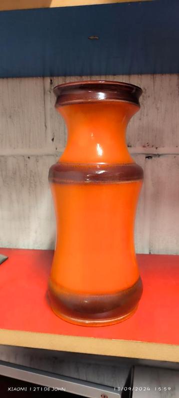 Vase vintage d' Allemagne  disponible aux enchères