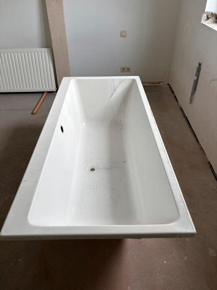 Bad Acryl - 179 cm x 80 cm., Huis en Inrichting, Badkamer | Complete badkamers, Zo goed als nieuw, Ophalen