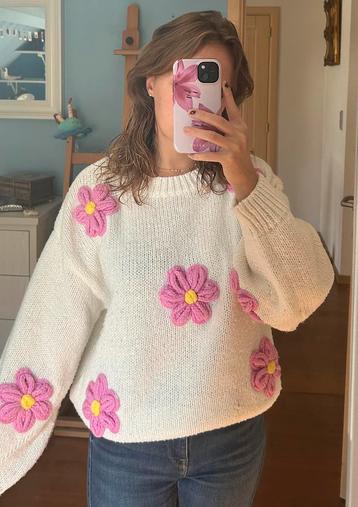 Nieuwe trui bloemen beschikbaar voor biedingen