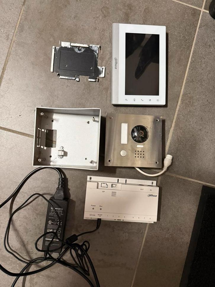 IP deurbel Dahua set 100€, Audio, Tv en Foto, Fotocamera's Digitaal, Zo goed als nieuw, Ophalen