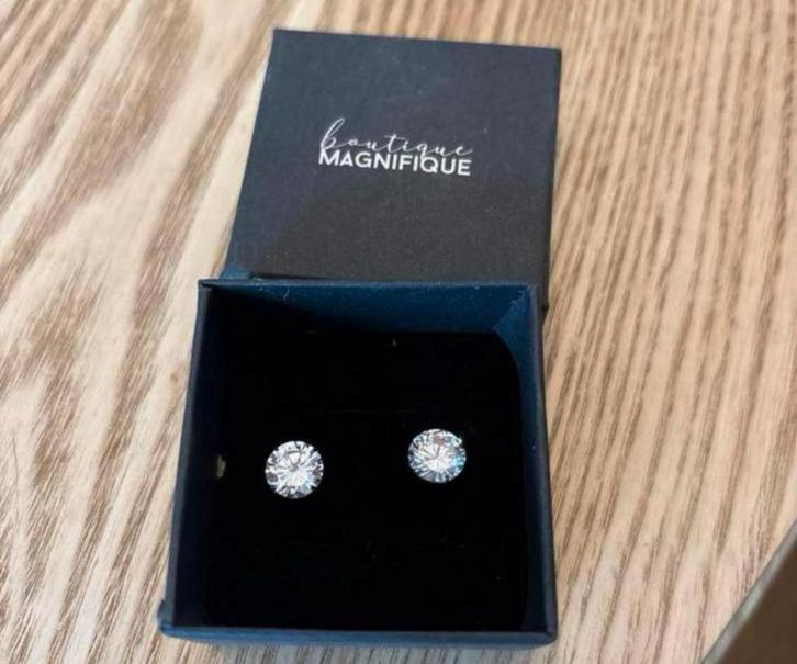 Nieuwe zilveren oorbellen met zirkonia, Handtassen en Accessoires, Oorbellen, Nieuw, Zilver, Verzenden