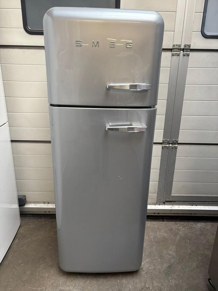 Koelkast SMEG A+ met GARANTIE, Elektronische apparatuur, Koelkasten en IJskasten, Zo goed als nieuw, Ophalen of Verzenden