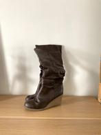 Comfortabele bruine laarzen met sleehak (maat 39), Claudia Ghizzani, Gedragen, Ophalen of Verzenden, Hoge laarzen