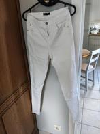 Jeans Jennyfer Taille 36 blanc, Vêtements | Femmes, Culottes & Pantalons, Enlèvement ou Envoi, Porté, Blanc