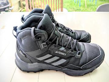 adidas terrex ax4 mid goretex MT 44 beschikbaar voor biedingen