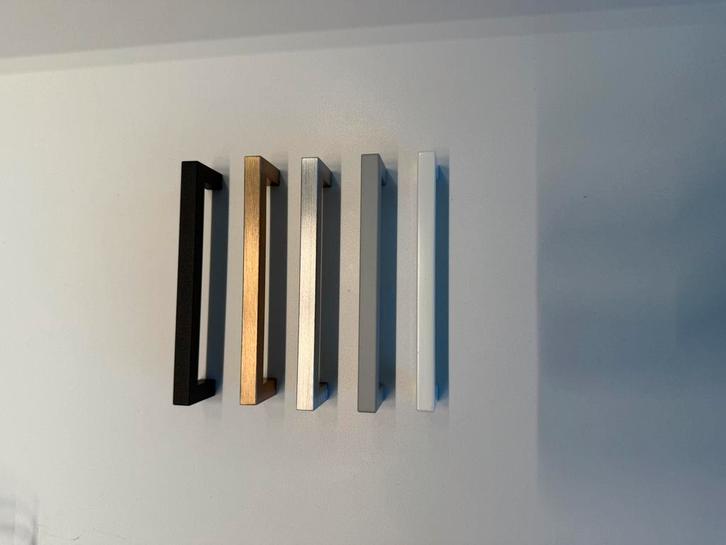 Moderne handgreepen 128mm, Bricolage & Construction, Bois & Planches, Comme neuf, Enlèvement