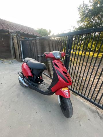 Piaggio zip 2 a klasse beschikbaar voor biedingen