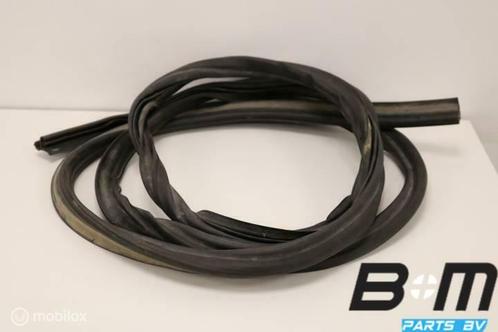 Achterkleprubber VW Tiguan Allspace 5NA827705, Auto-onderdelen, Interieur en Bekleding, Gebruikt