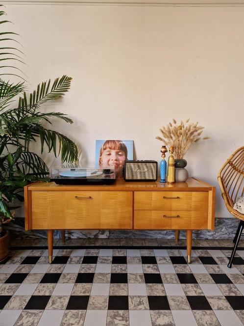 Vintage sixties dressoir | platenspeler meubel | kast retro, Huis en Inrichting, Kasten |Televisiemeubels, Zo goed als nieuw, Minder dan 100 cm