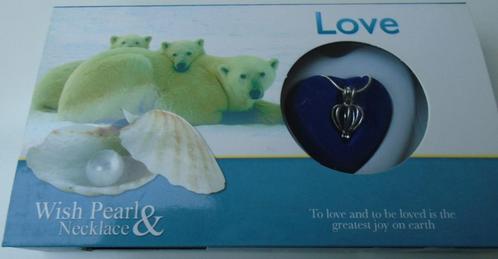 UNIEK GIFT LOVE PEARL LOVE BLAUW IN PRACHTIGE VERPAKKING, Handtassen en Accessoires, Kettingen, Nieuw, Steen of Mineraal, Zilver