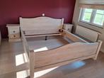 Bedframe en twee nachtkastjes, Huis en Inrichting, Ophalen, Zo goed als nieuw