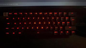 Logitech pro x60-toetsenbord beschikbaar voor biedingen