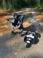 Doona kinderwagen en bijhorende Isofix-houder, Ophalen, Gebruikt, Kinderwagen