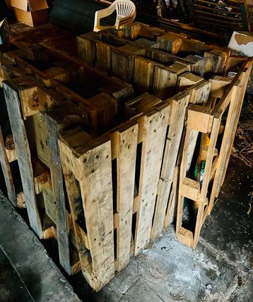 Gratis paletten beschikbaar voor biedingen