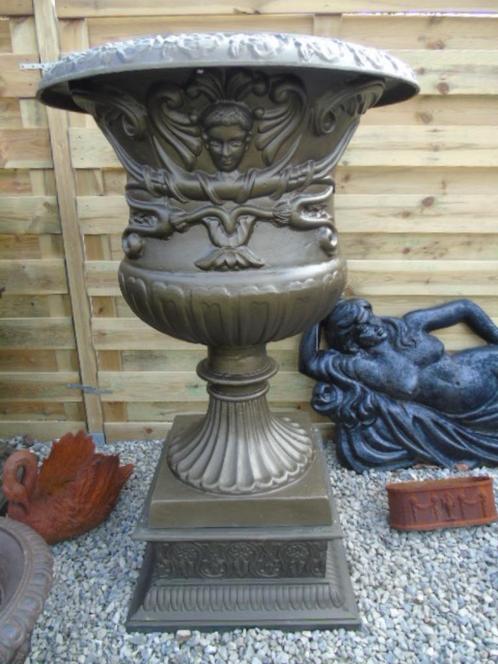 vasque et socle en fonte pat bronze motifs , jardinière XXL, Jardin & Terrasse, Bacs à fleurs & Jardinières, Comme neuf, Métal