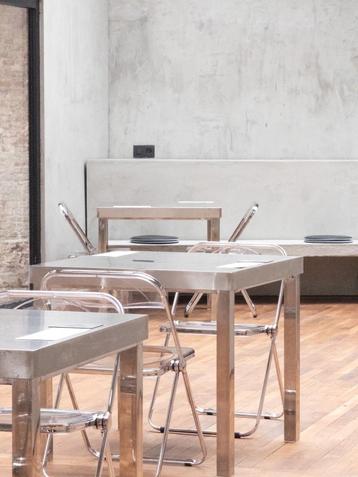 Inox Eettafels + Transparante Klapstoelen – Modern Designset beschikbaar voor biedingen